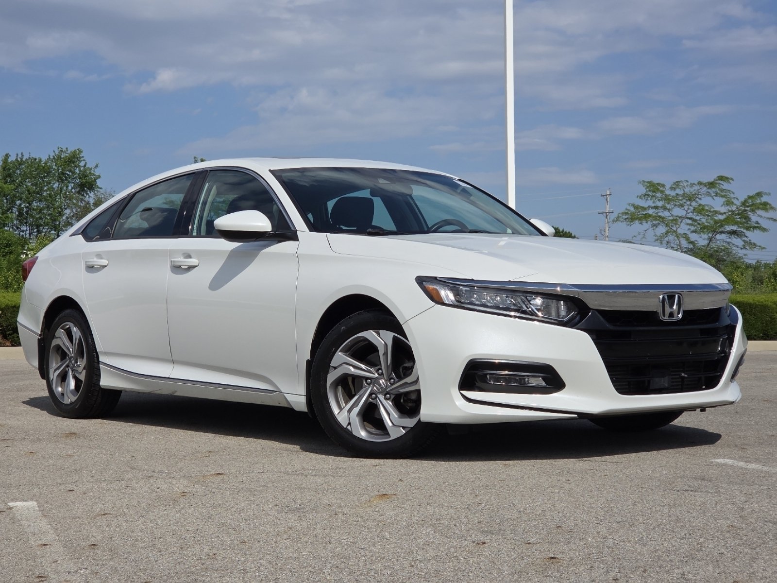 Used 2018 Honda Accord EX image 2