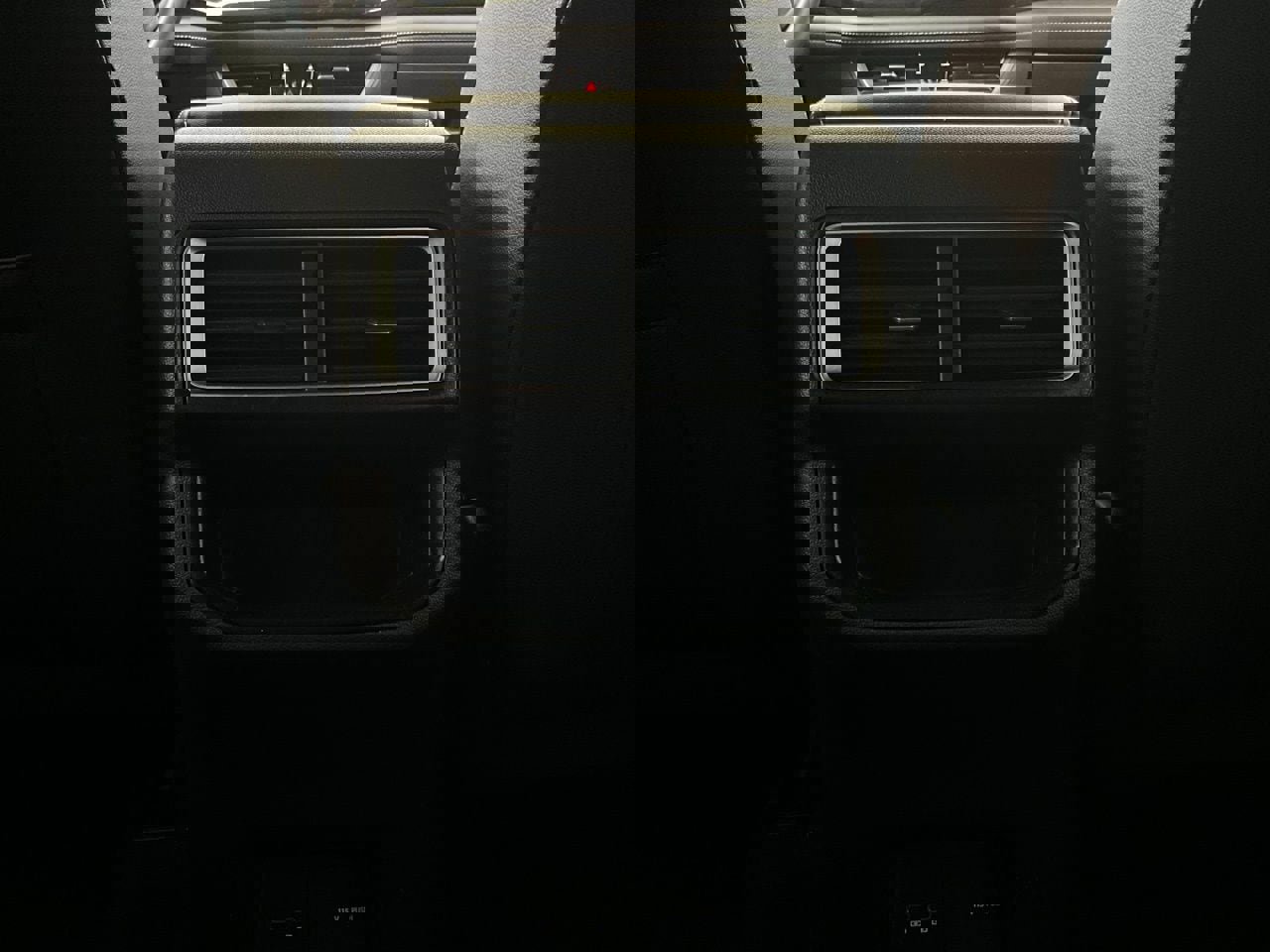 Used 2025 Volkswagen Atlas Cross Sport SE image 13