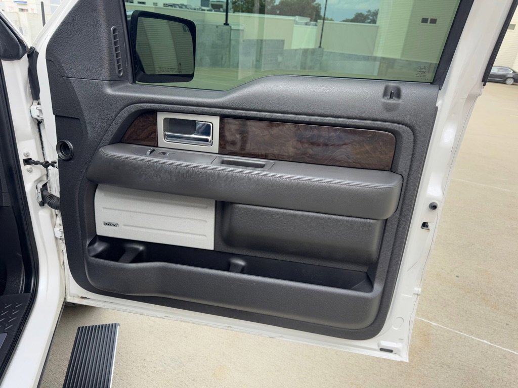 Used 2014 Ford F150 Platinum image 30