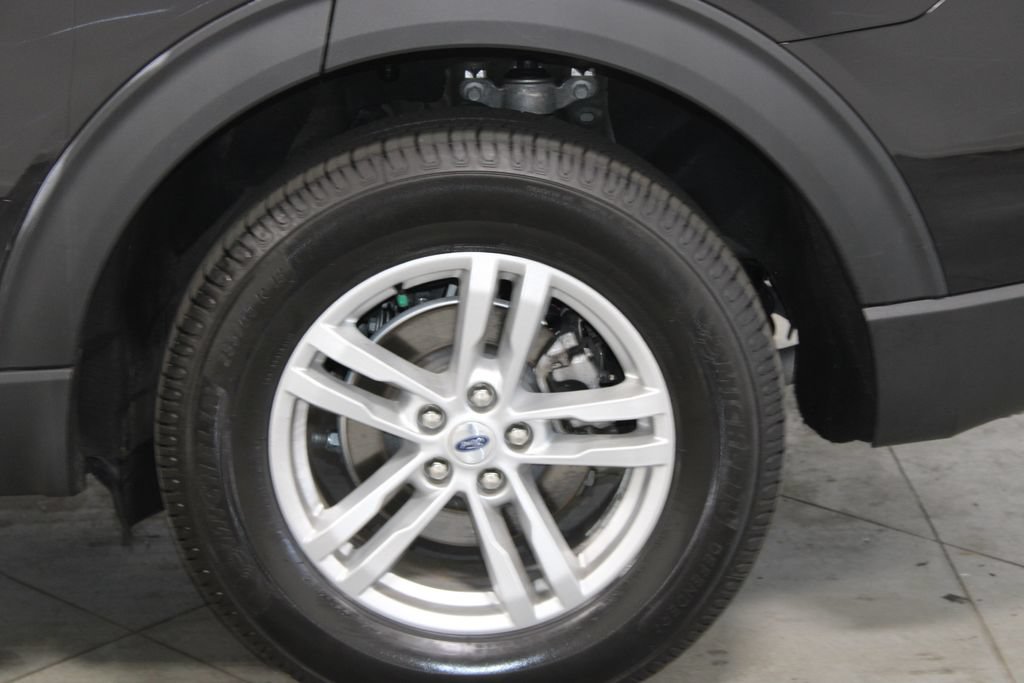 Used 2023 Ford Explorer XLT AWD/4WD image 17