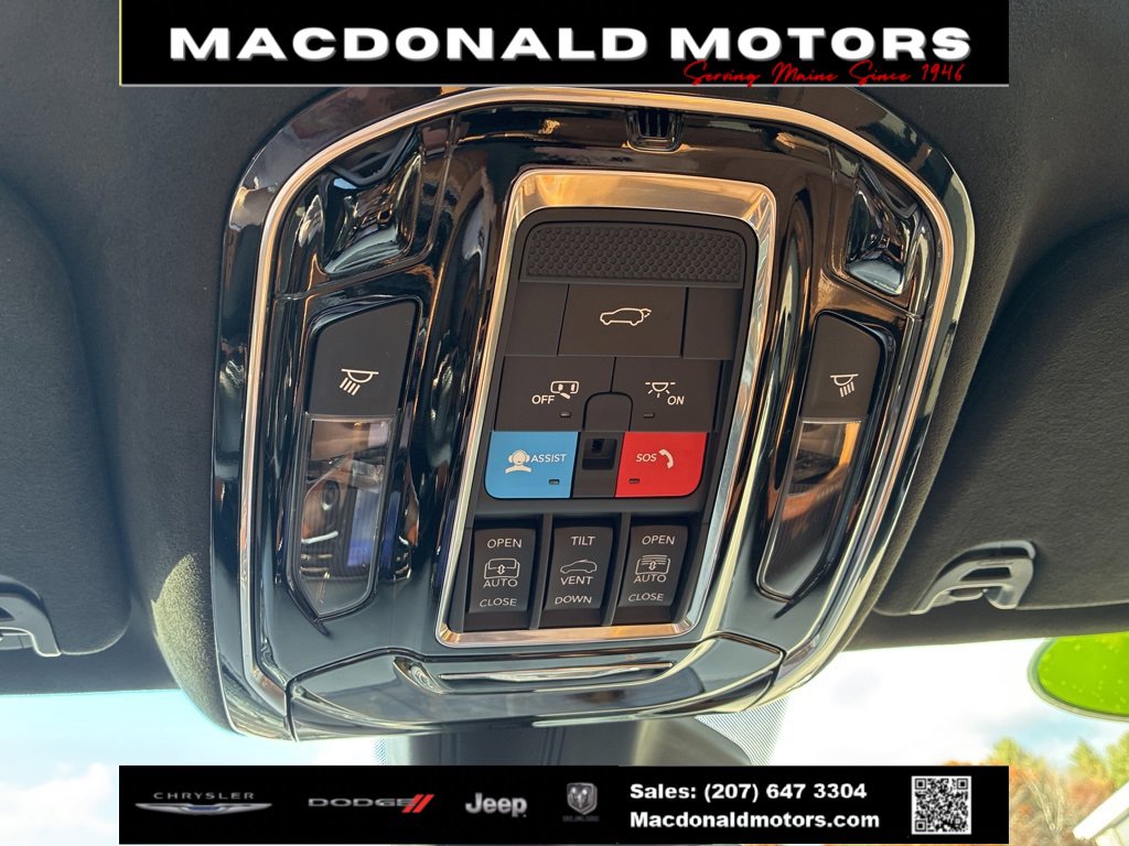 Used 2024 Jeep Grand Wagoneer Series III w/ HD Trailer Tow Package image 37