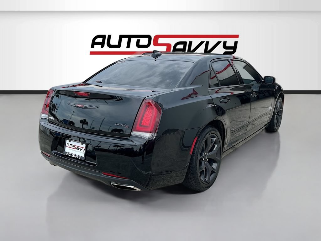 Used 2023 Chrysler 300 Touring w/ Sport Appearance Package RWD image 7