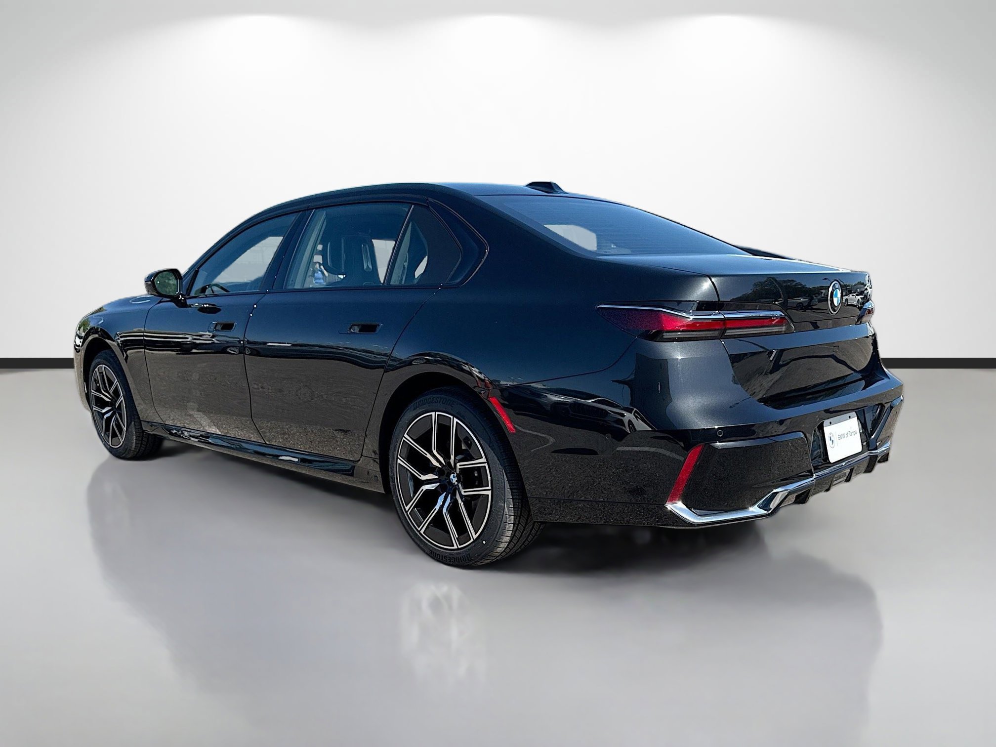 Used 2026 BMW 740i image 5