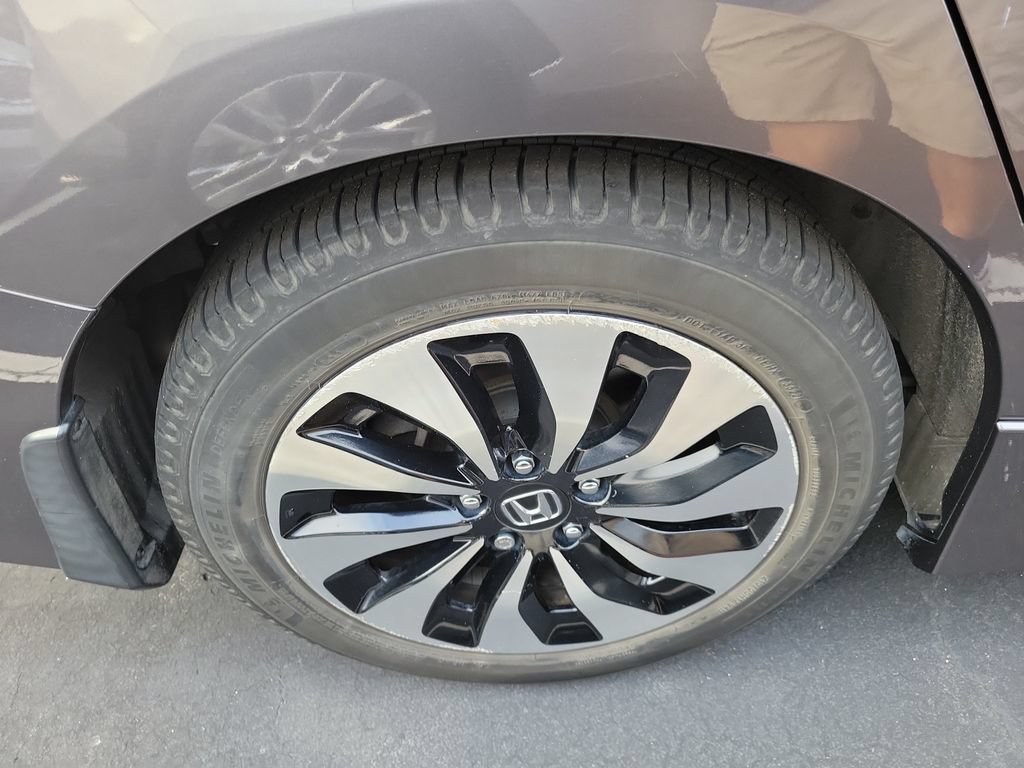 Used 2017 Honda Accord Touring image 11