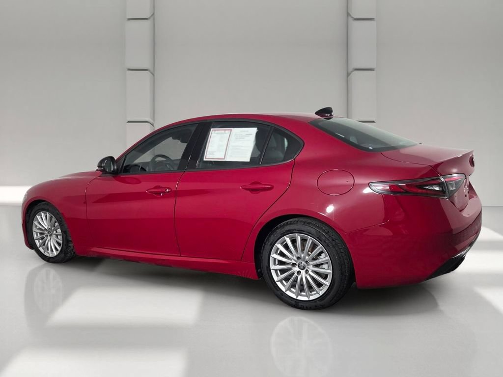 Used 2024 Alfa Romeo Giulia Sprint RWD image 6