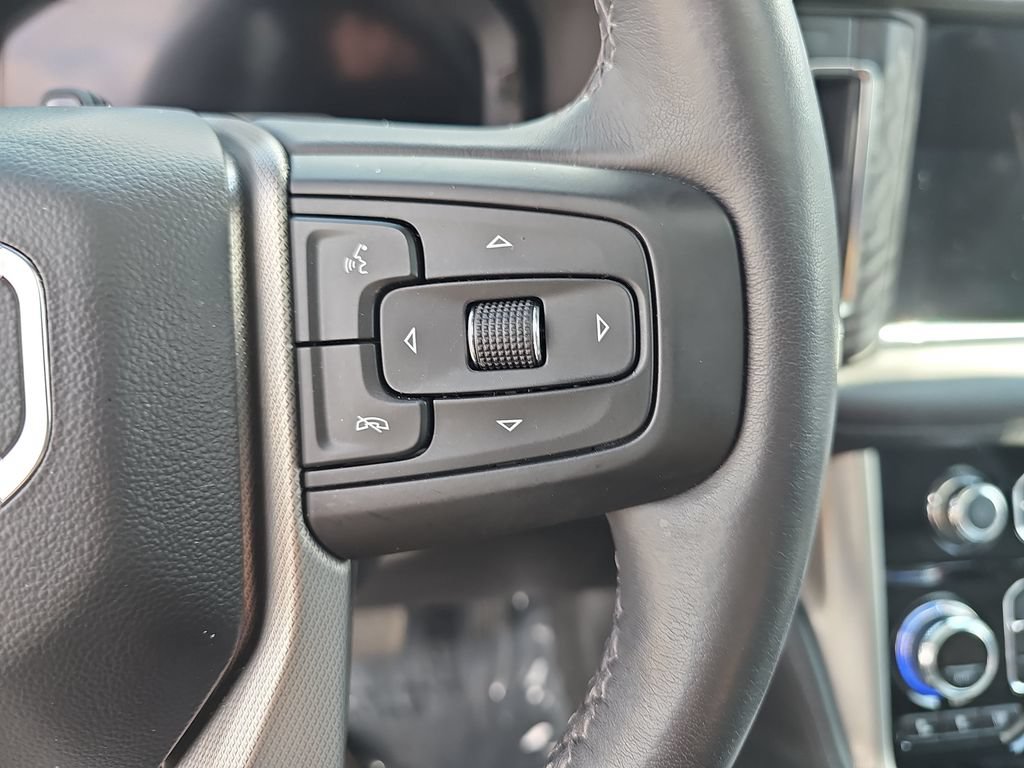 Used 2024 GMC Yukon Denali w/ Advanced Technology Package AWD/4WD image 25