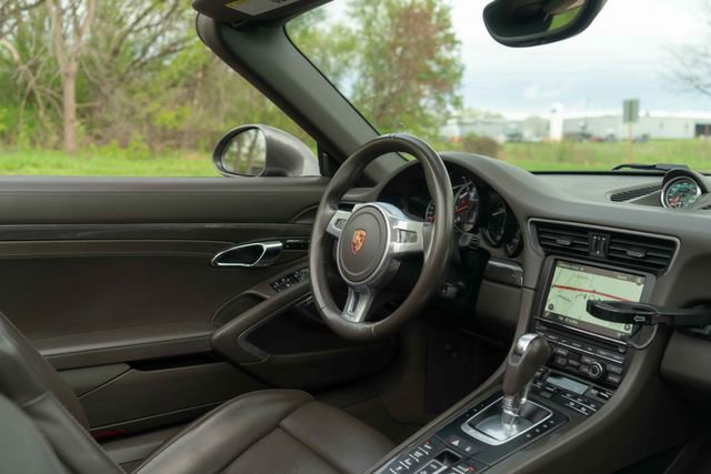 Used 2015 Porsche 911 Turbo S w/ High-end Infotainment Package AWD/4WD image 36