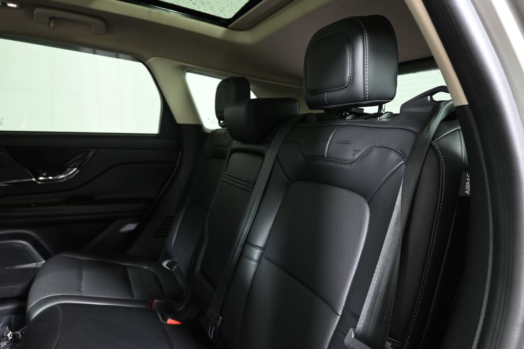 Used 2024 Lincoln Corsair AWD w/ Equipment Group 101A image 4