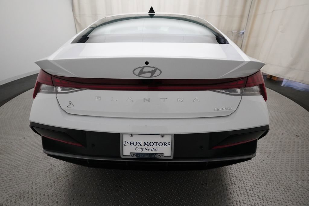 Used 2024 Hyundai Elantra Limited FWD image 25