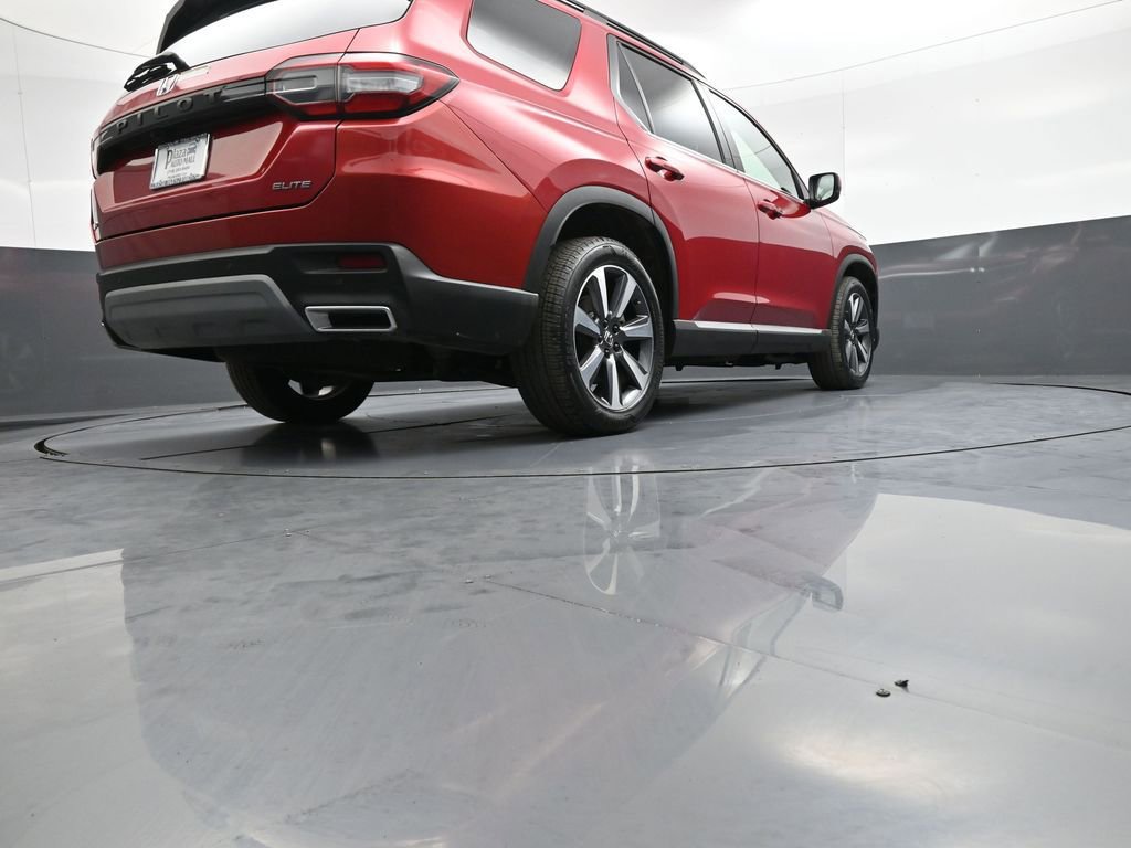 Certified 2023 Honda Pilot Elite image 32
