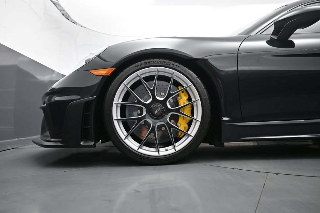 Certified 2025 Porsche 718 Cayman GT4 RS RWD image 4