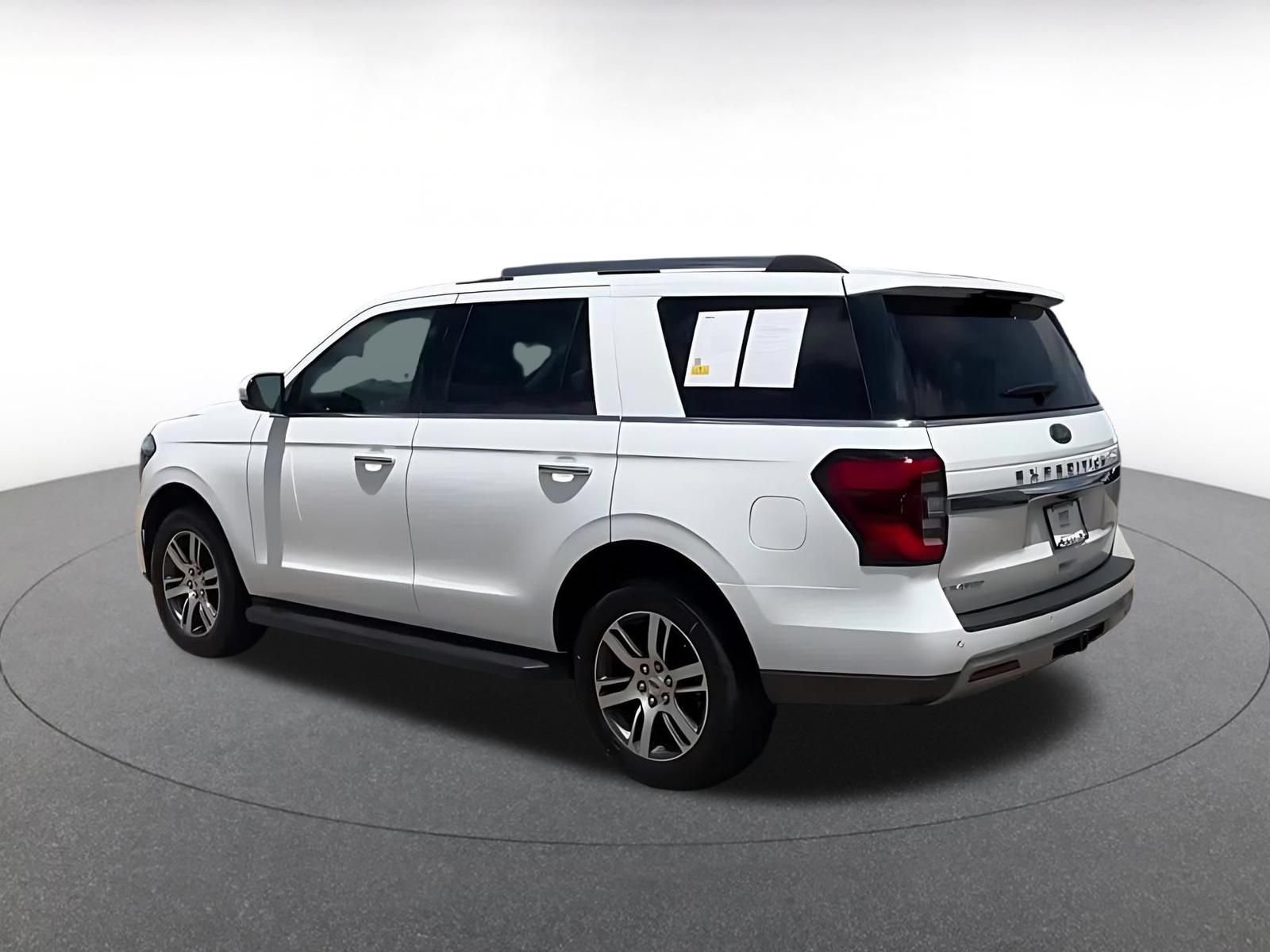 Used 2024 Ford Expedition Limited AWD/4WD image 10