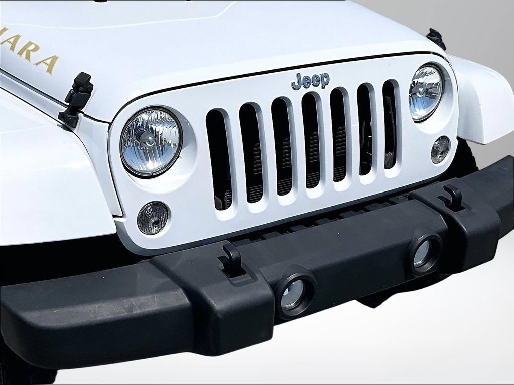 Used 2015 Jeep Wrangler Unlimited Sahara w/ Connectivity Group AWD/4WD image 29