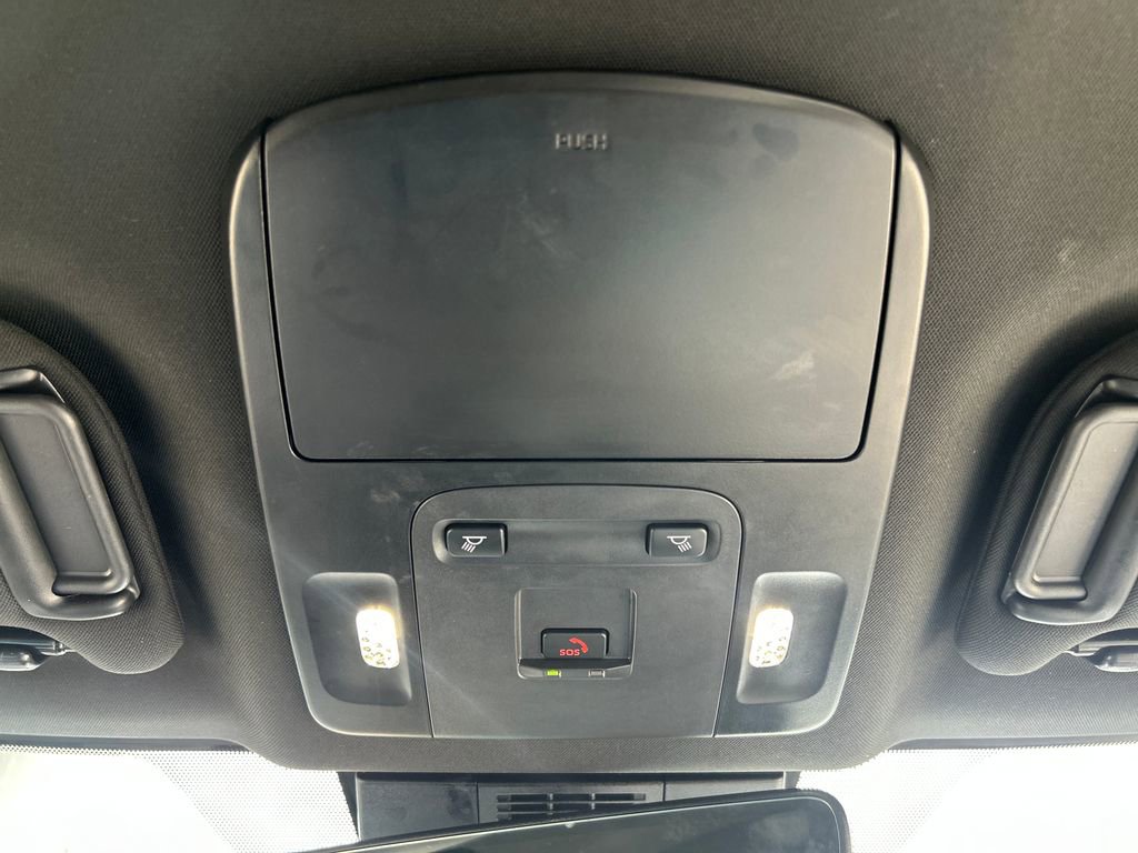 Used 2025 Toyota Camry SE w/ Convenience Package FWD image 17