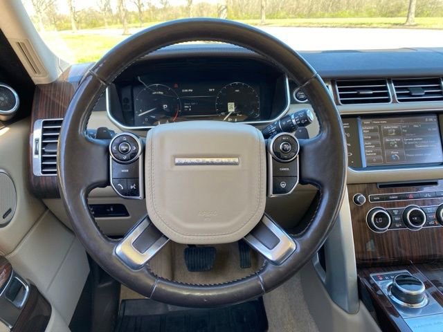 Used 2015 Land Rover Range Rover HSE image 19