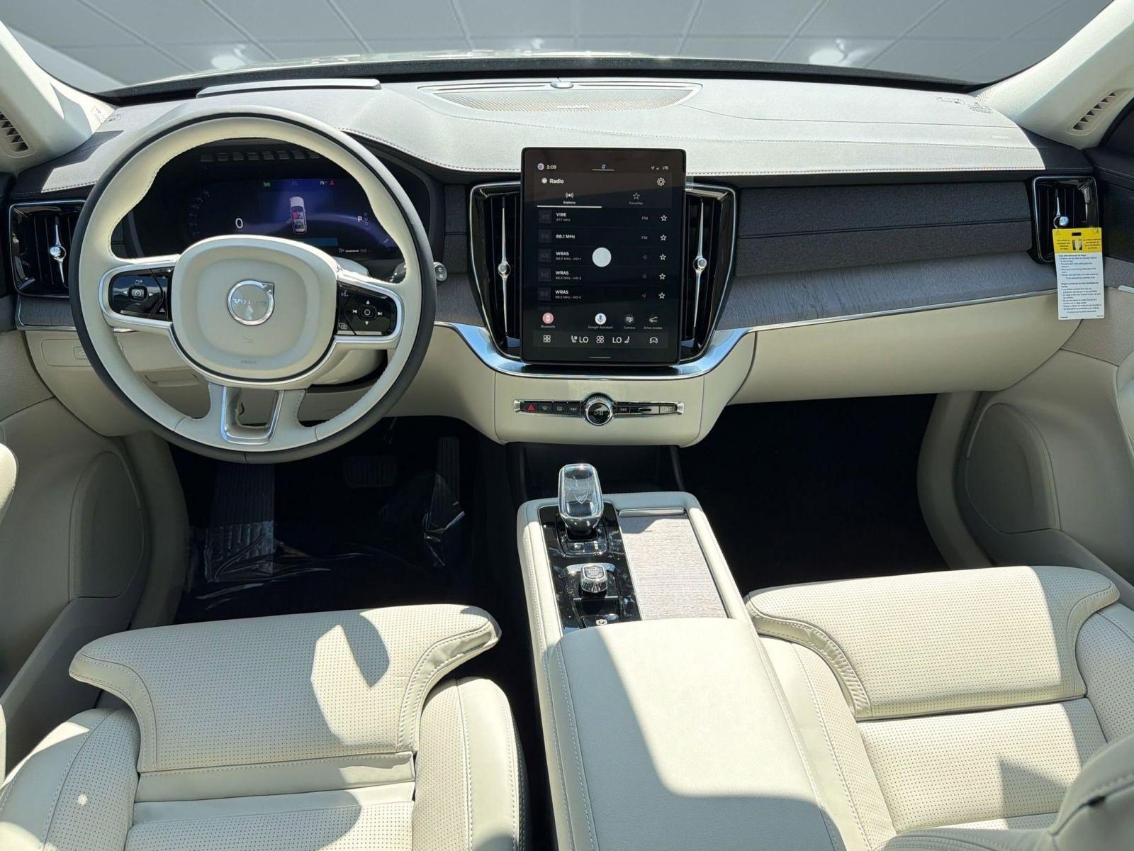 New 2026 Volvo XC90 B6 Ultra w/ Protection Package AWD/4WD image 16