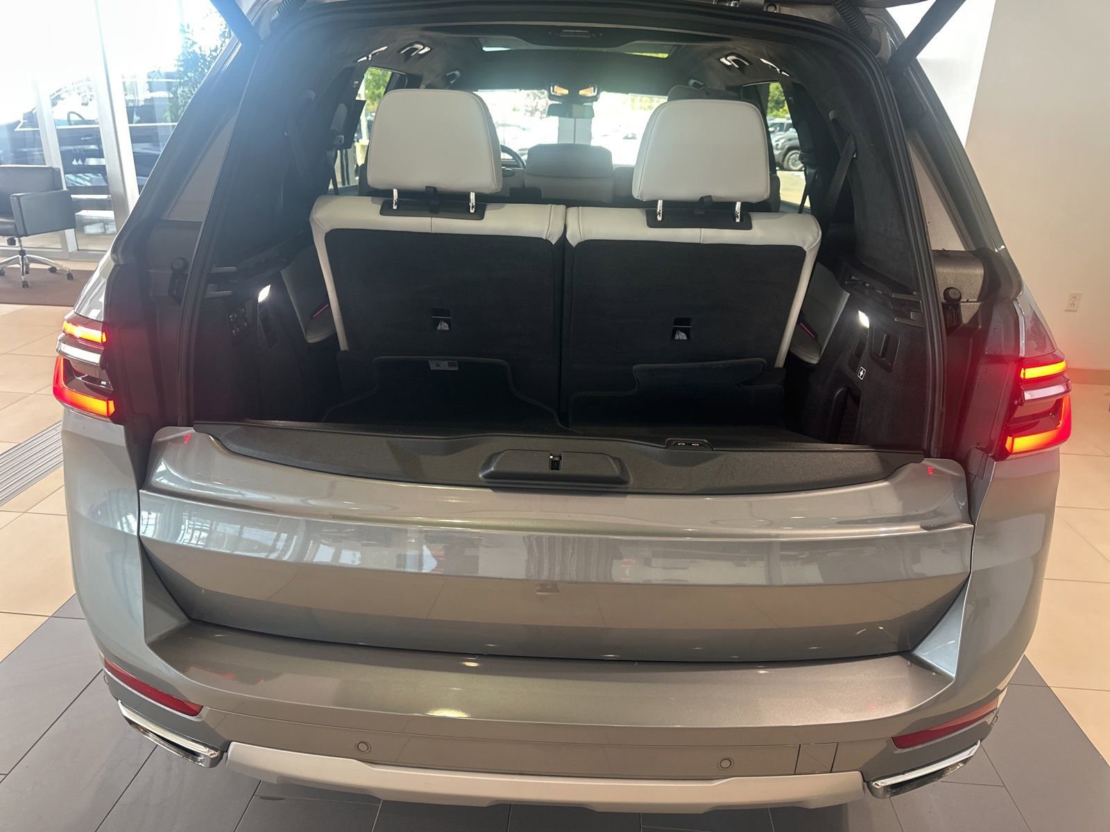 Certified 2023 BMW X7 xDrive40i w/ Premium Package image 17