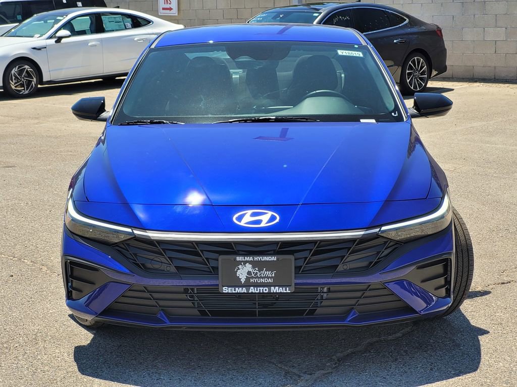 New 2025 Hyundai Elantra SEL image 2