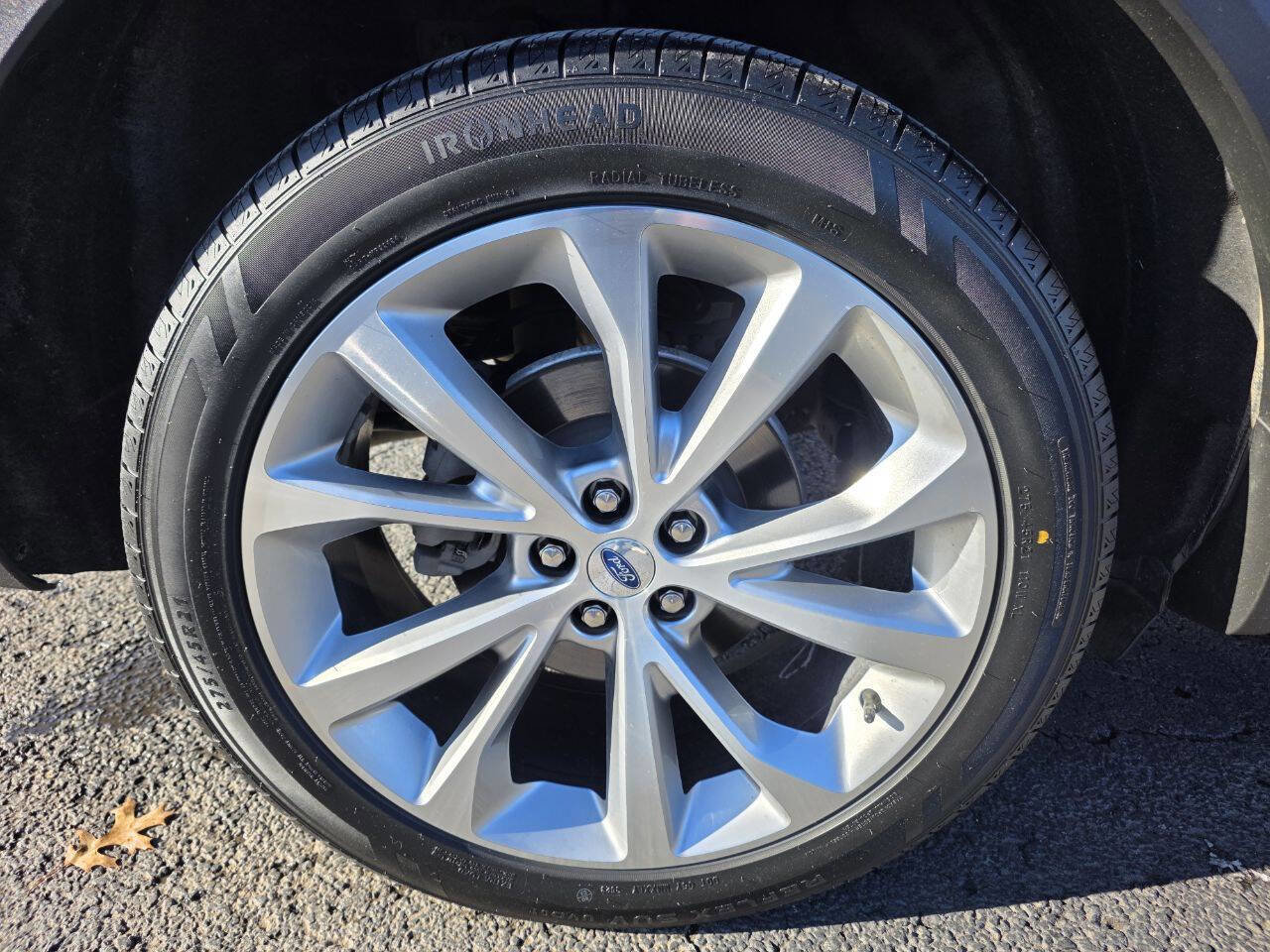 Used 2021 Ford Explorer Platinum image 34