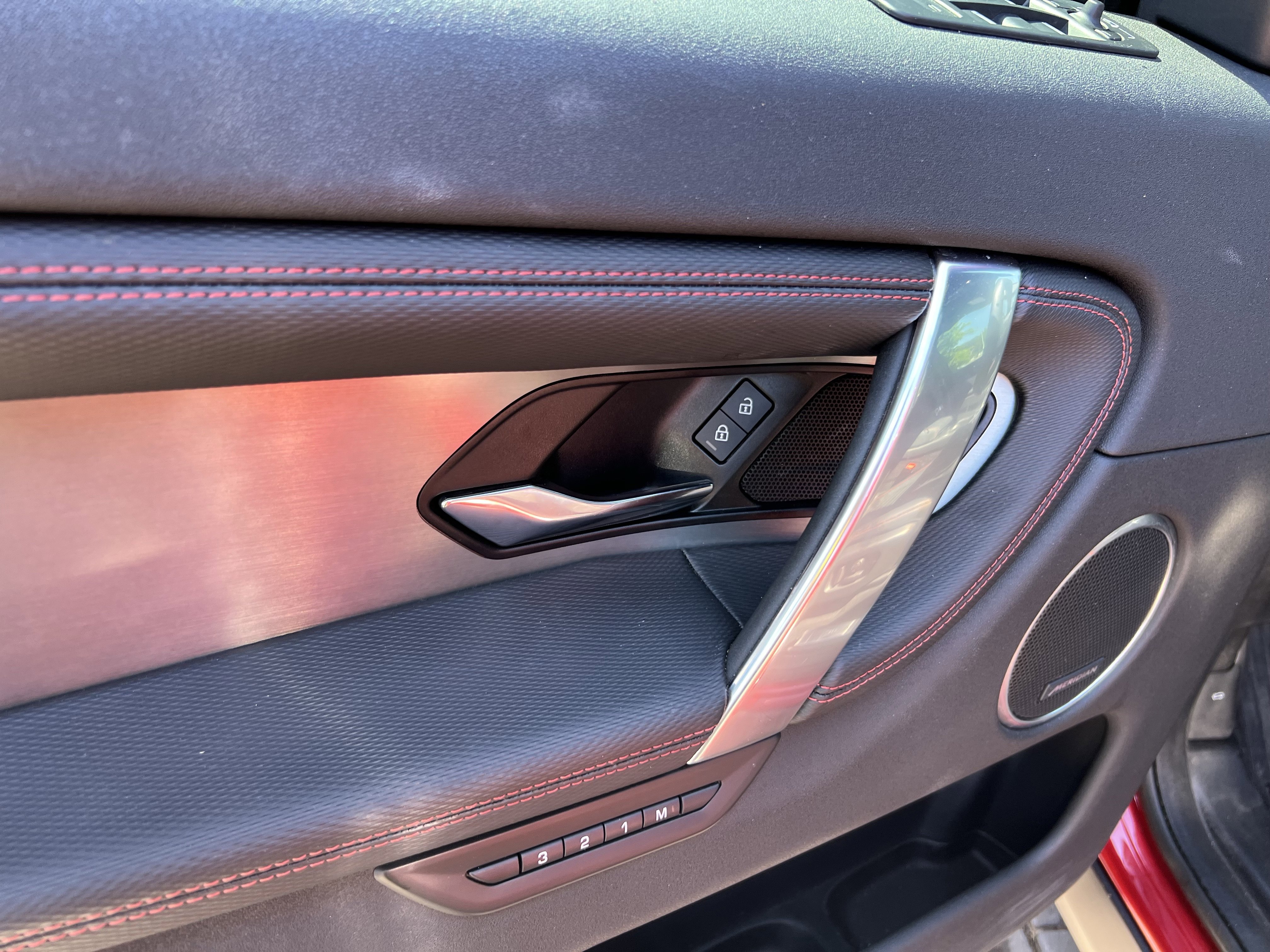 Used 2023 Land Rover Discovery Sport SE R-Dynamic image 14