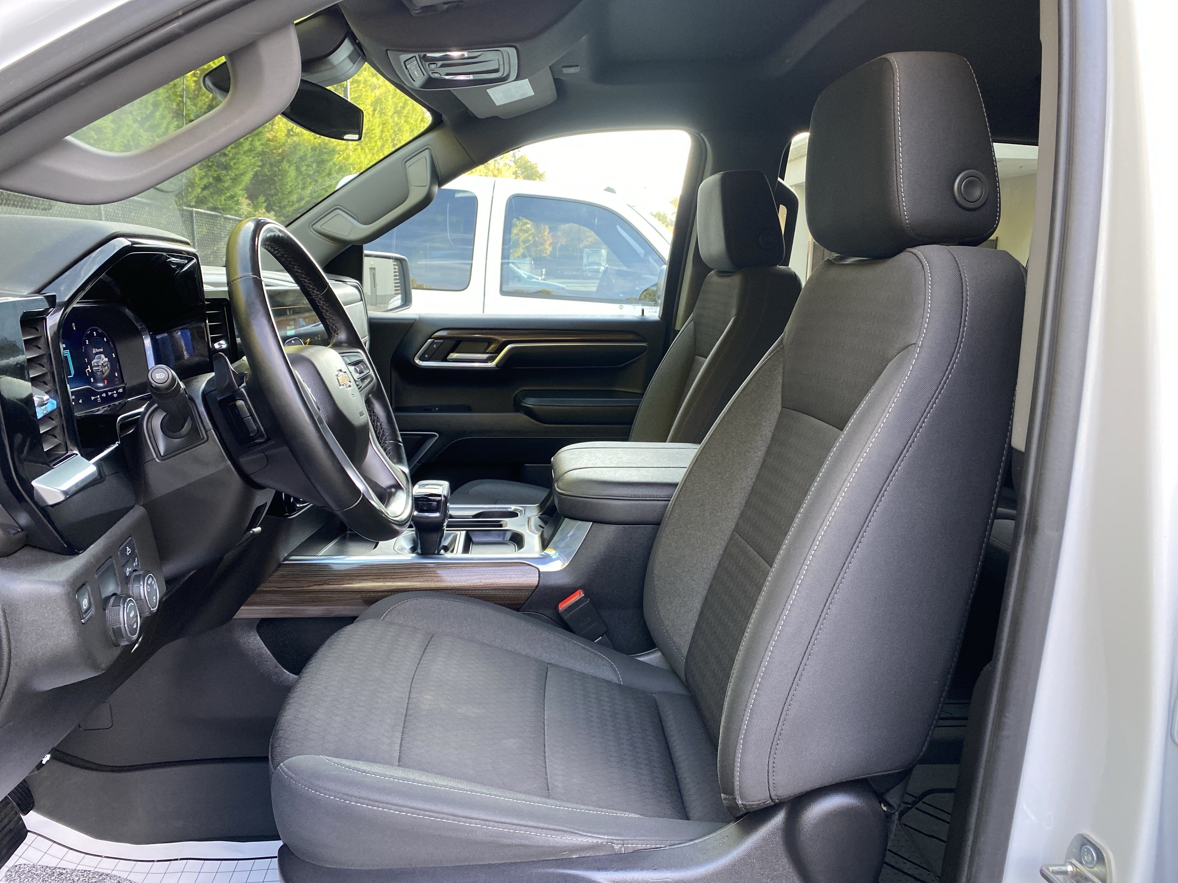 Used 2024 Chevrolet Silverado 1500 LT w/ Protection Package RWD image 16