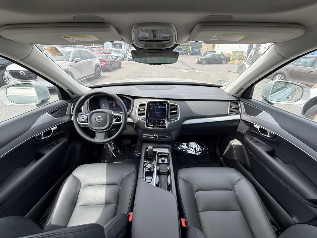Used 2025 Volvo XC90 B5 Core AWD/4WD image 19
