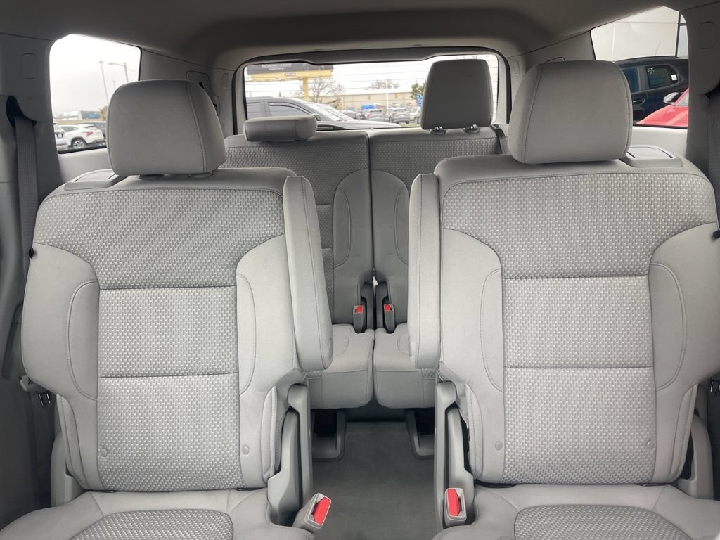 Used 2023 GMC Acadia SLE w/ Driver Convenience Package FWD image 37