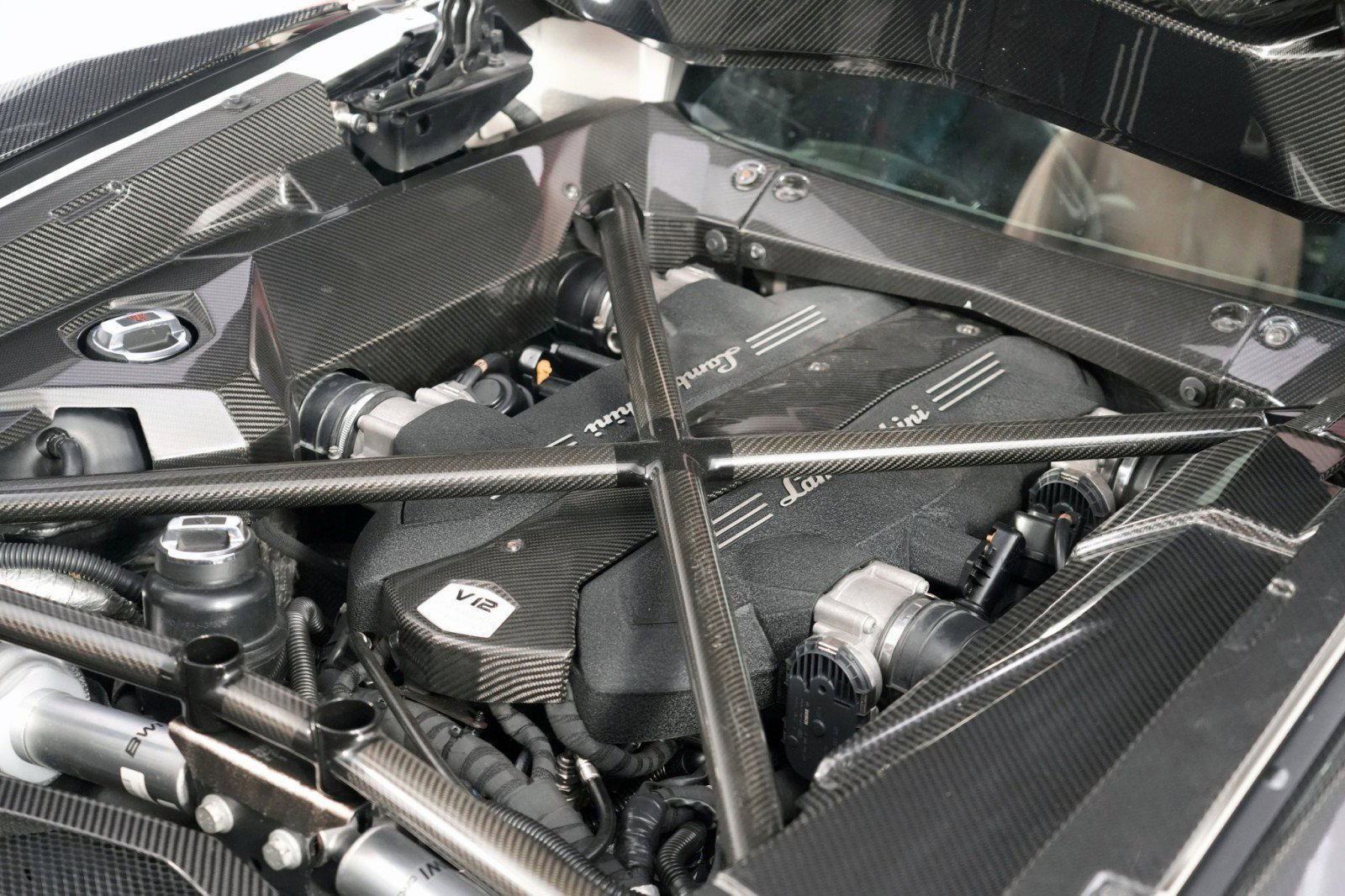 Used 2017 Lamborghini Aventador S image 14