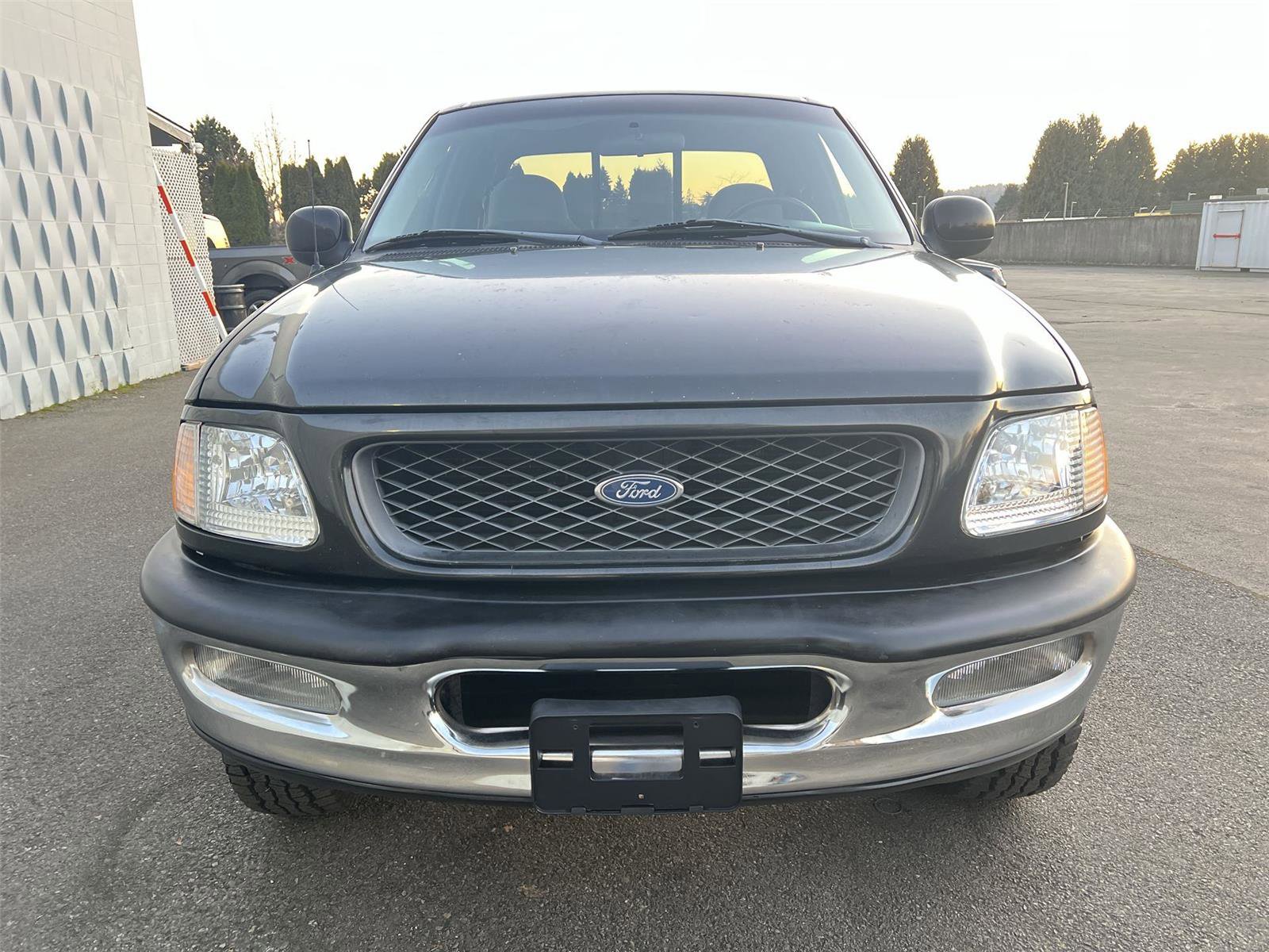 Used 1998 Ford F150 XLT image 3