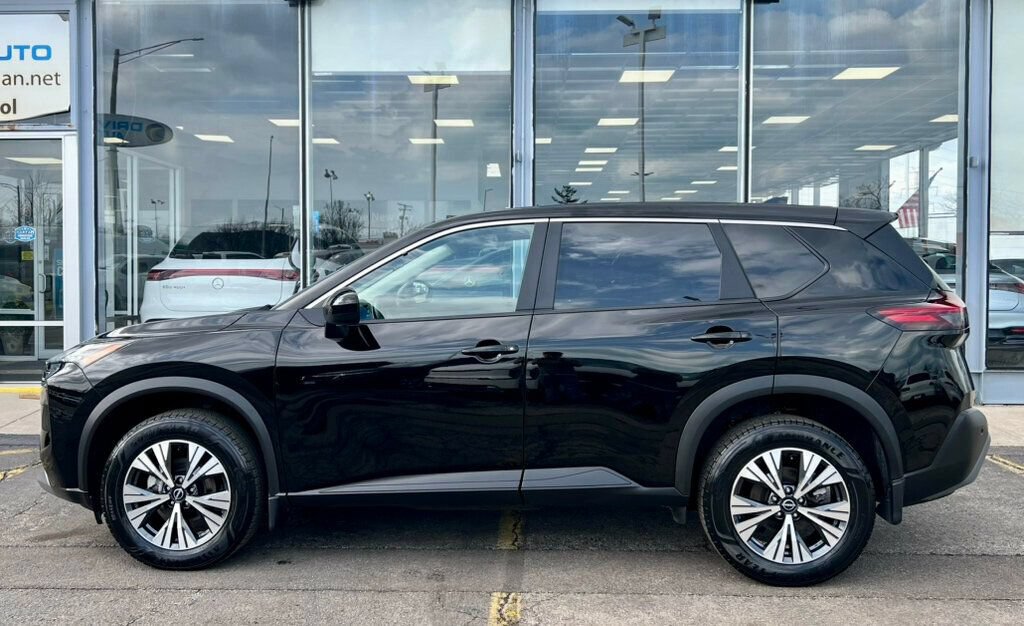 Used 2023 Nissan Rogue SV AWD/4WD image 2