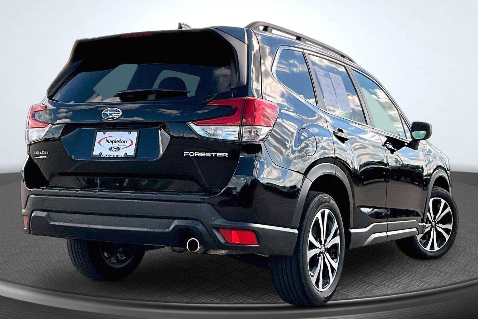 Used 2023 Subaru Forester Limited AWD/4WD image 2