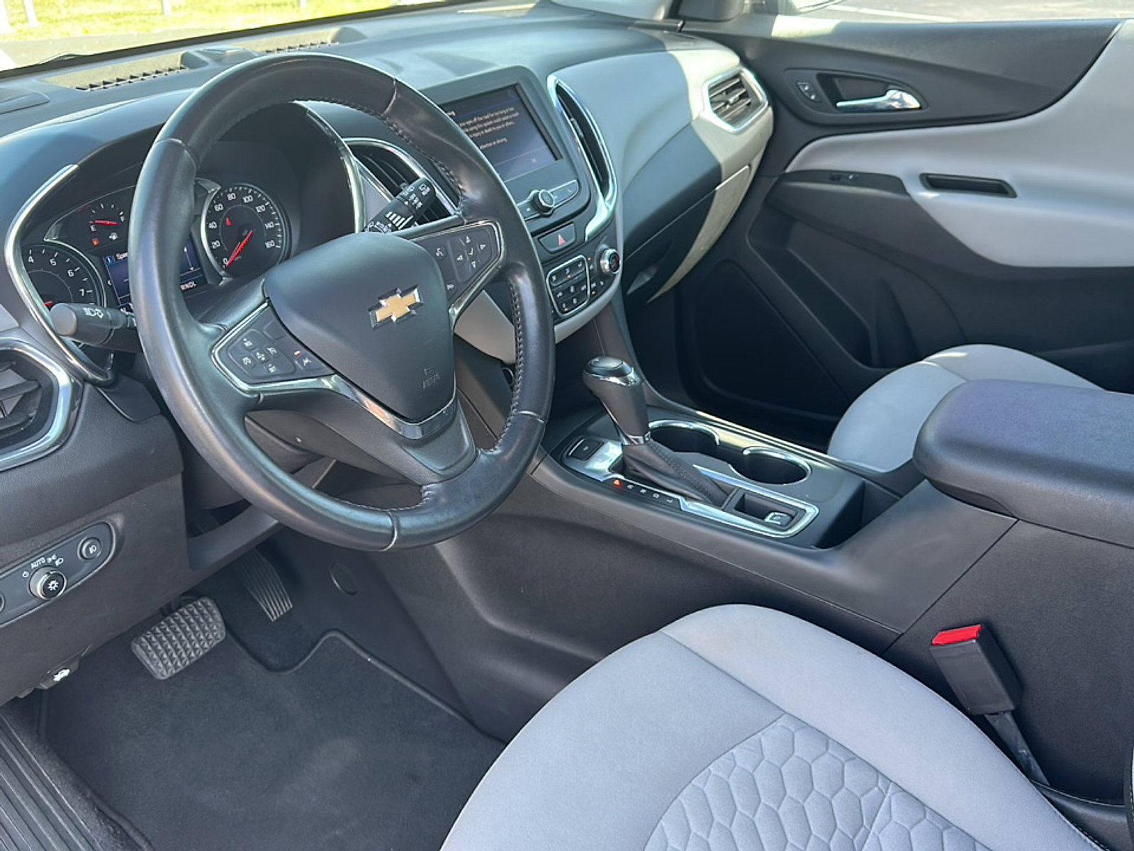 Used 2020 Chevrolet Equinox LT image 12