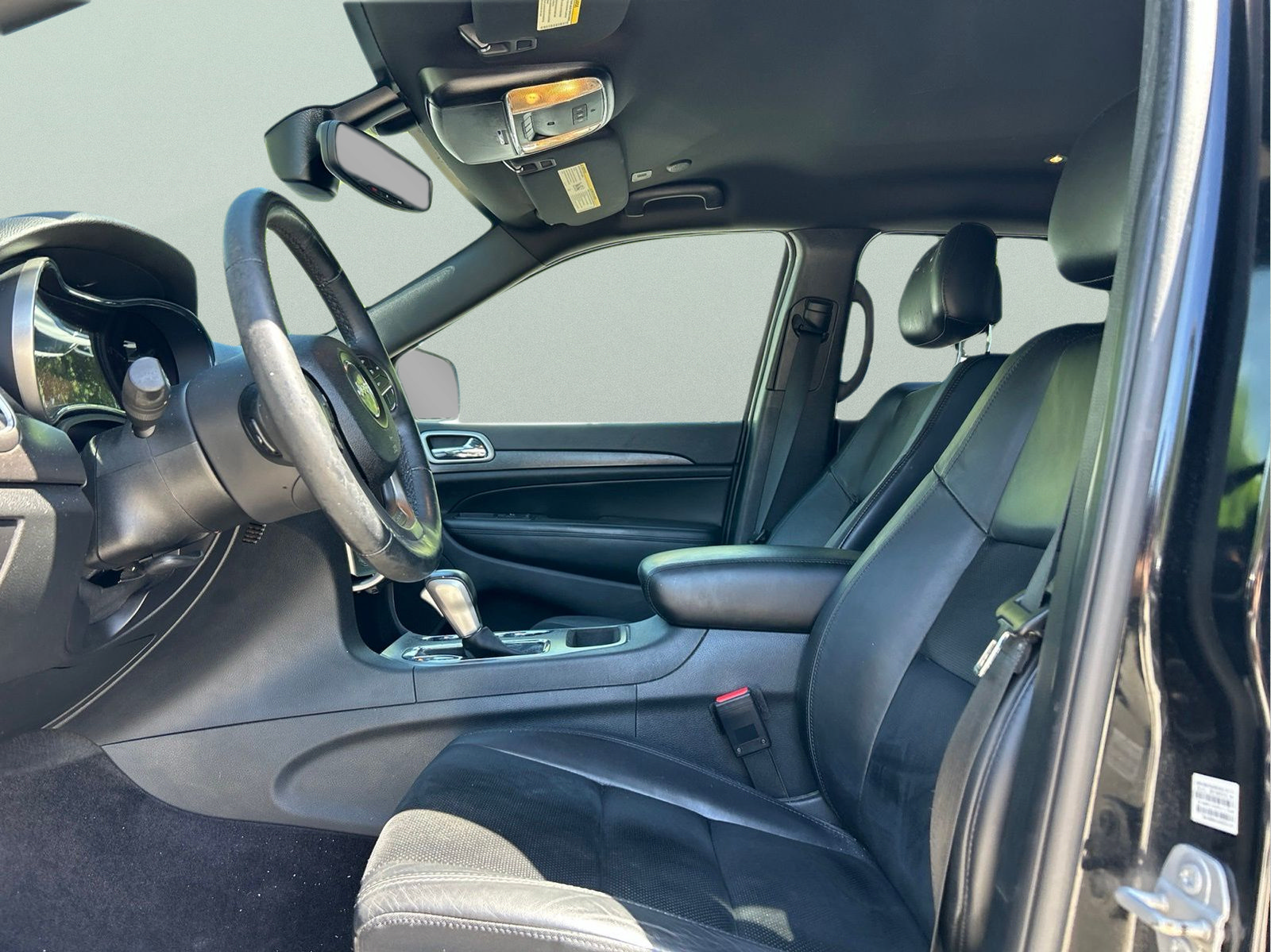 Used 2018 Jeep Grand Cherokee Altitude RWD image 9