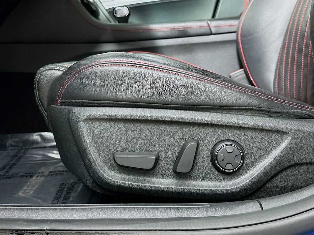 Used 2023 Genesis G70 2.0T w/ Sport Prestige Package RWD image 23