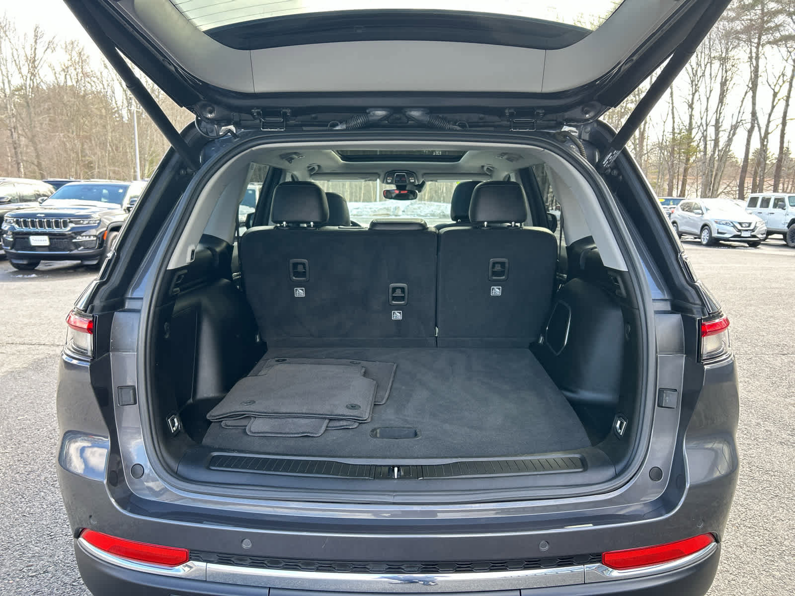 Used 2023 Jeep Grand Cherokee 4WD 4xe image 44