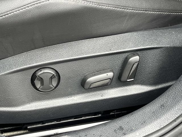 Used 2019 Volkswagen Golf R 4-Door AWD/4WD image 22