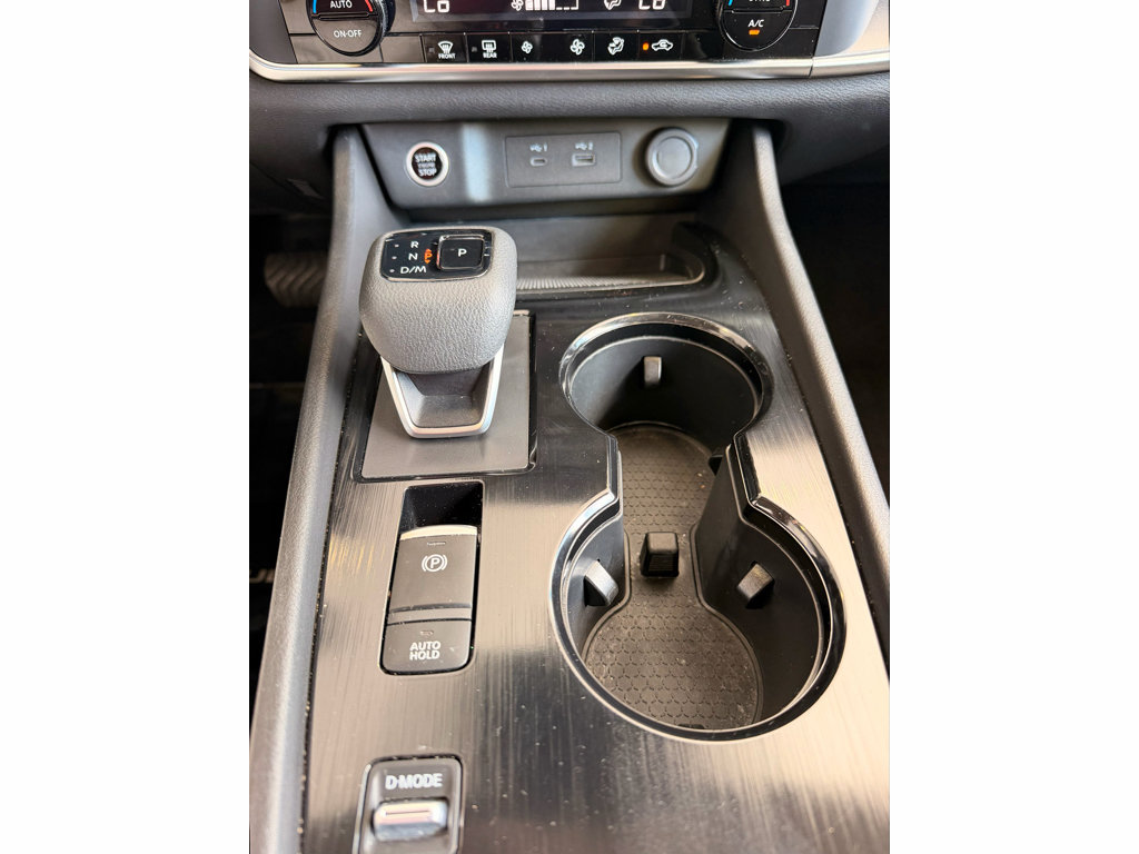 Used 2023 Nissan Rogue SV FWD image 11