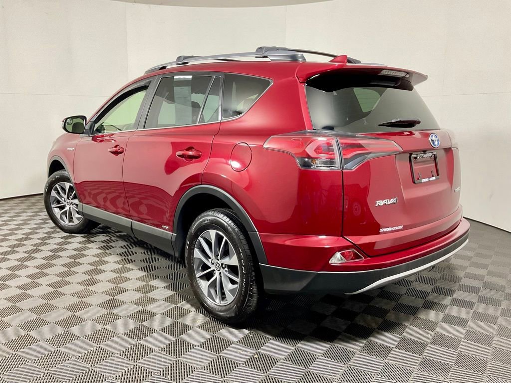 Used 2018 Toyota RAV4 LE AWD/4WD image 12