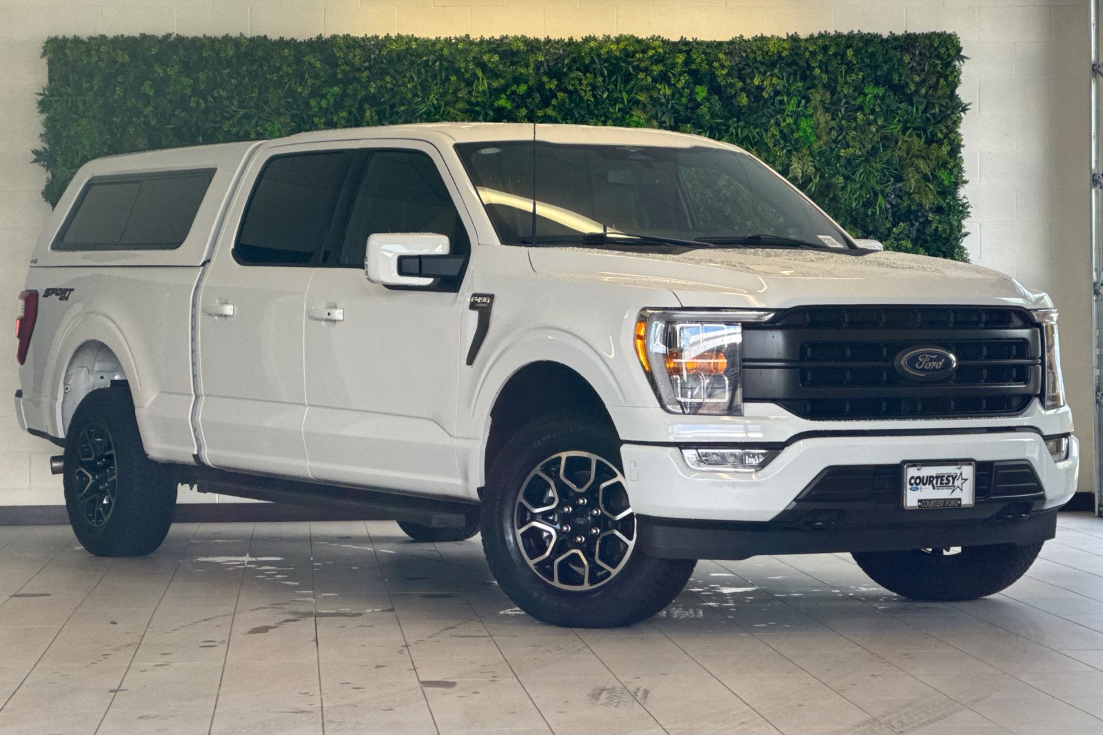 Used 2023 Ford F150 Lariat AWD/4WD image 2