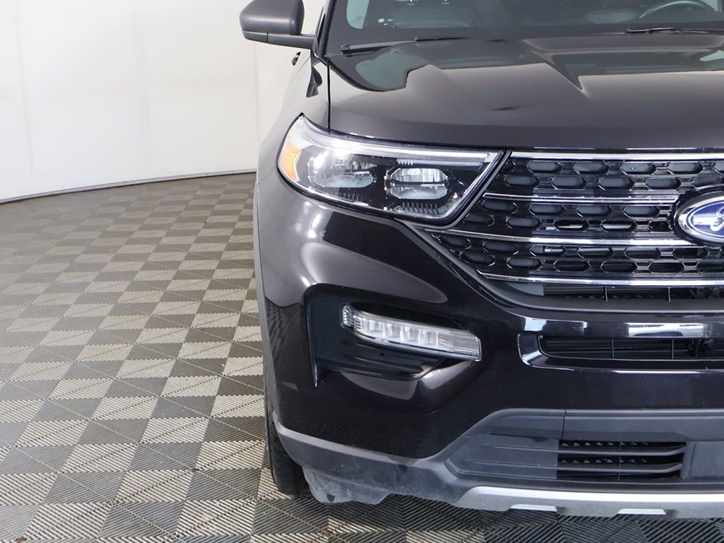 Used 2021 Ford Explorer XLT w/ Equipment Group 202A AWD/4WD image 12