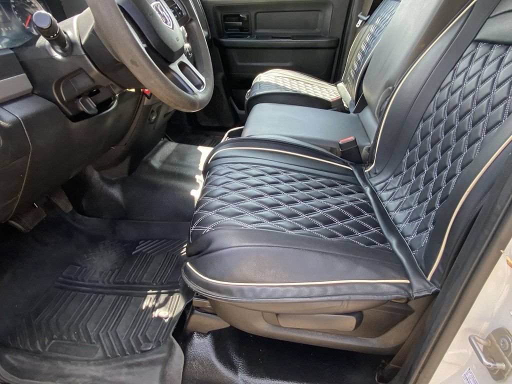 Used 2018 RAM 3500 Tradesman w/ Chrome Appearance Group RWD image 17