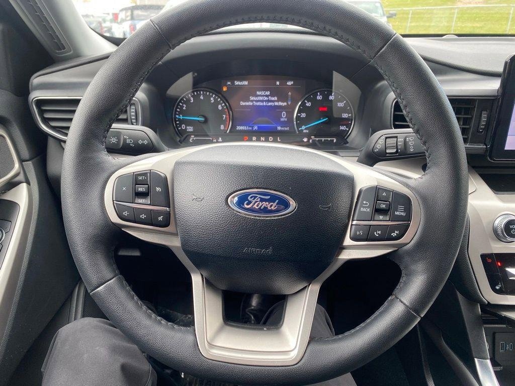 Used 2024 Ford Explorer XLT w/ Equipment Group 202A AWD/4WD image 11