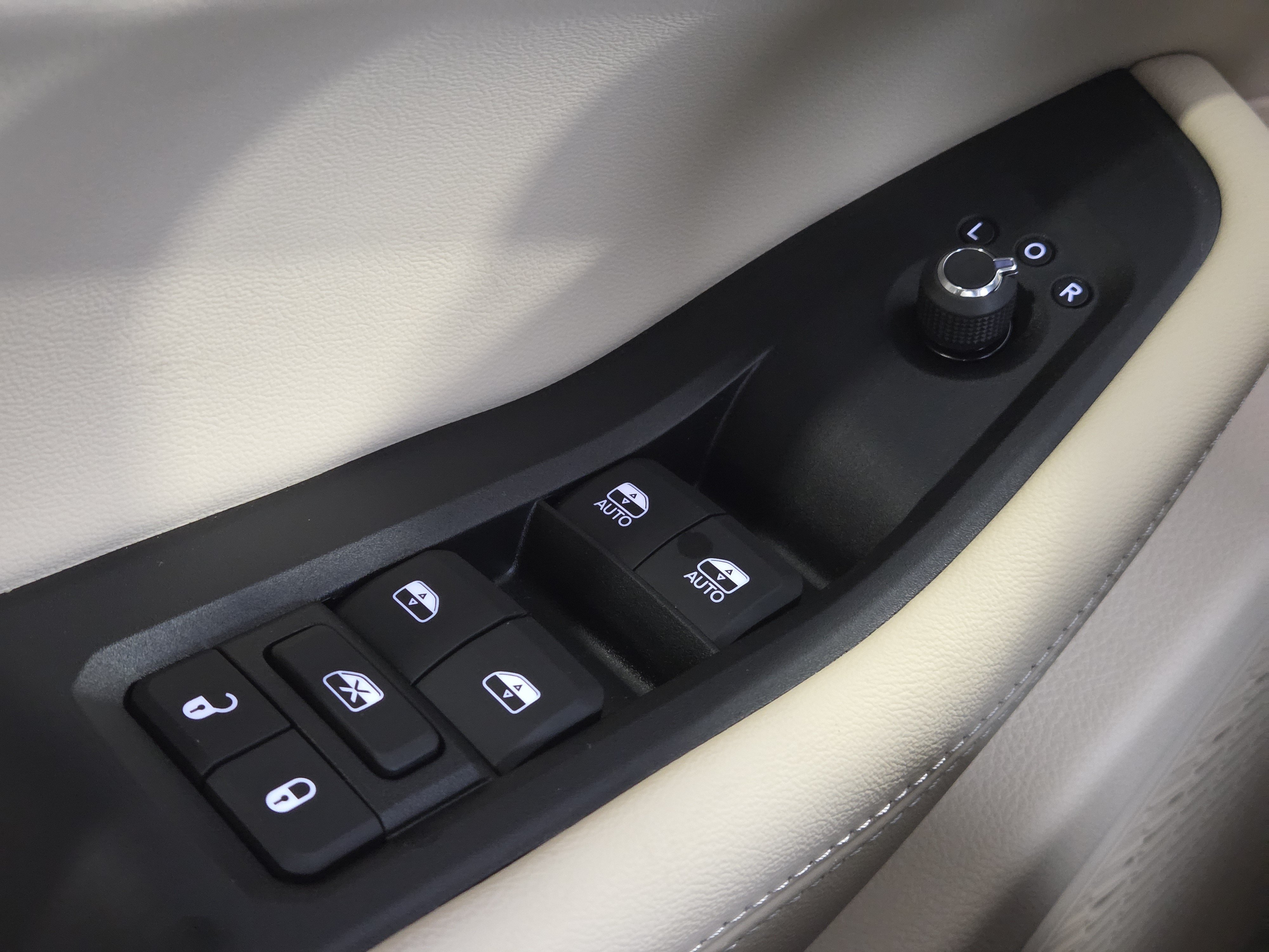 New 2025 Jeep Grand Cherokee Limited RWD image 26