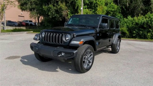 Used 2025 Jeep Wrangler Sport S w/ Convenience Group image 10