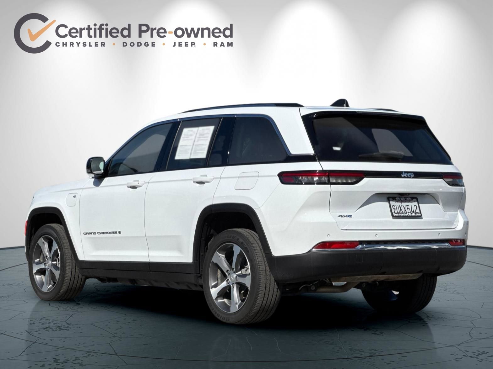 Used 2022 Jeep Grand Cherokee Limited 4xe image 6