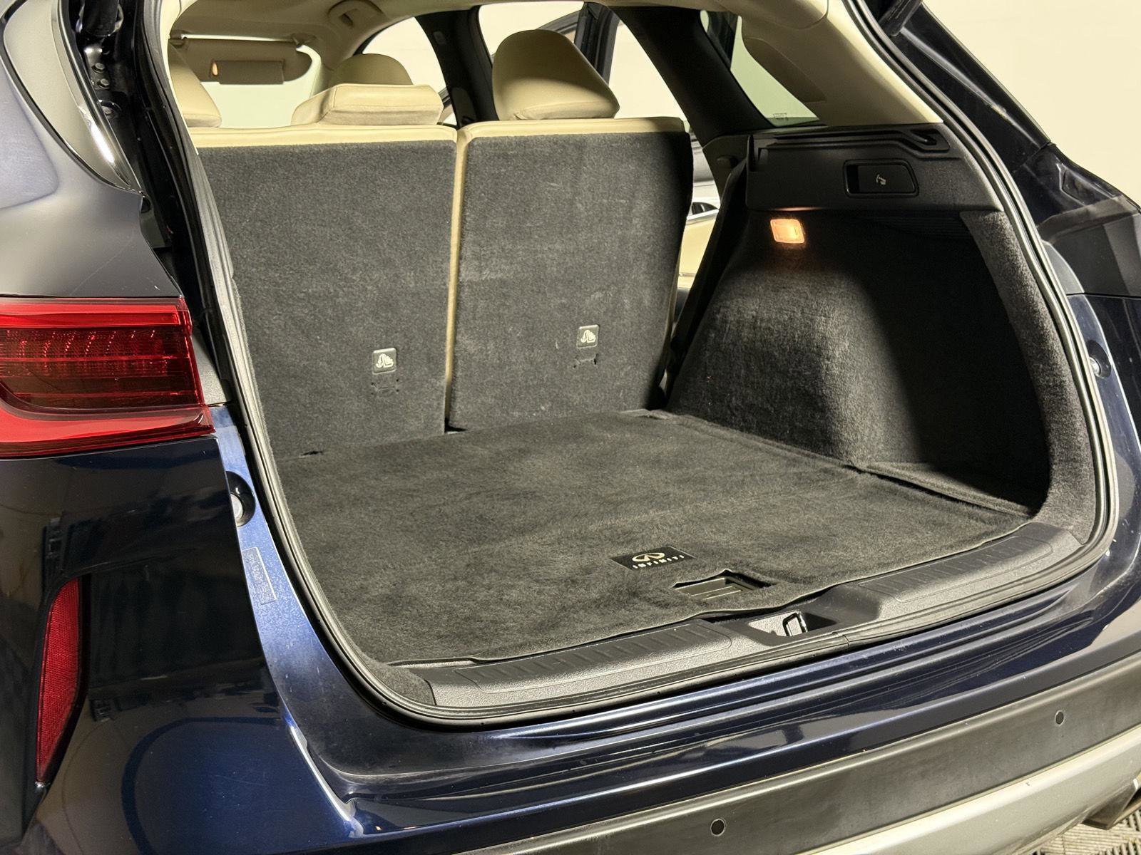 Used 2021 INFINITI QX50 Sensory w/ Cargo Package image 28