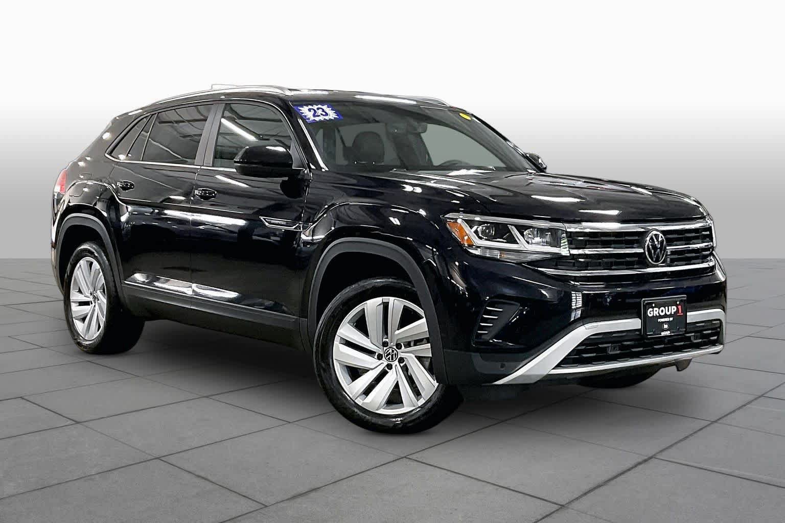 Used 2023 Volkswagen Atlas Cross Sport SE AWD/4WD image 3