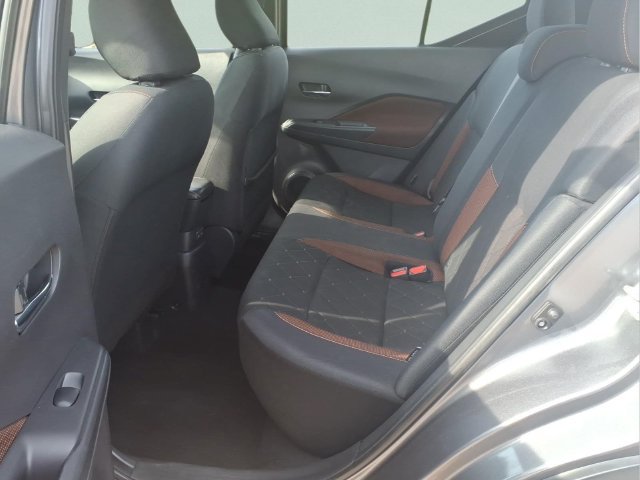 Used 2020 Nissan Kicks SR FWD image 17