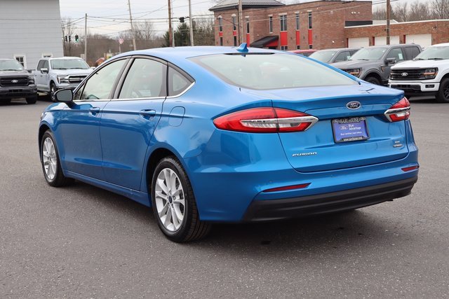 Used 2020 Ford Fusion SE image 18
