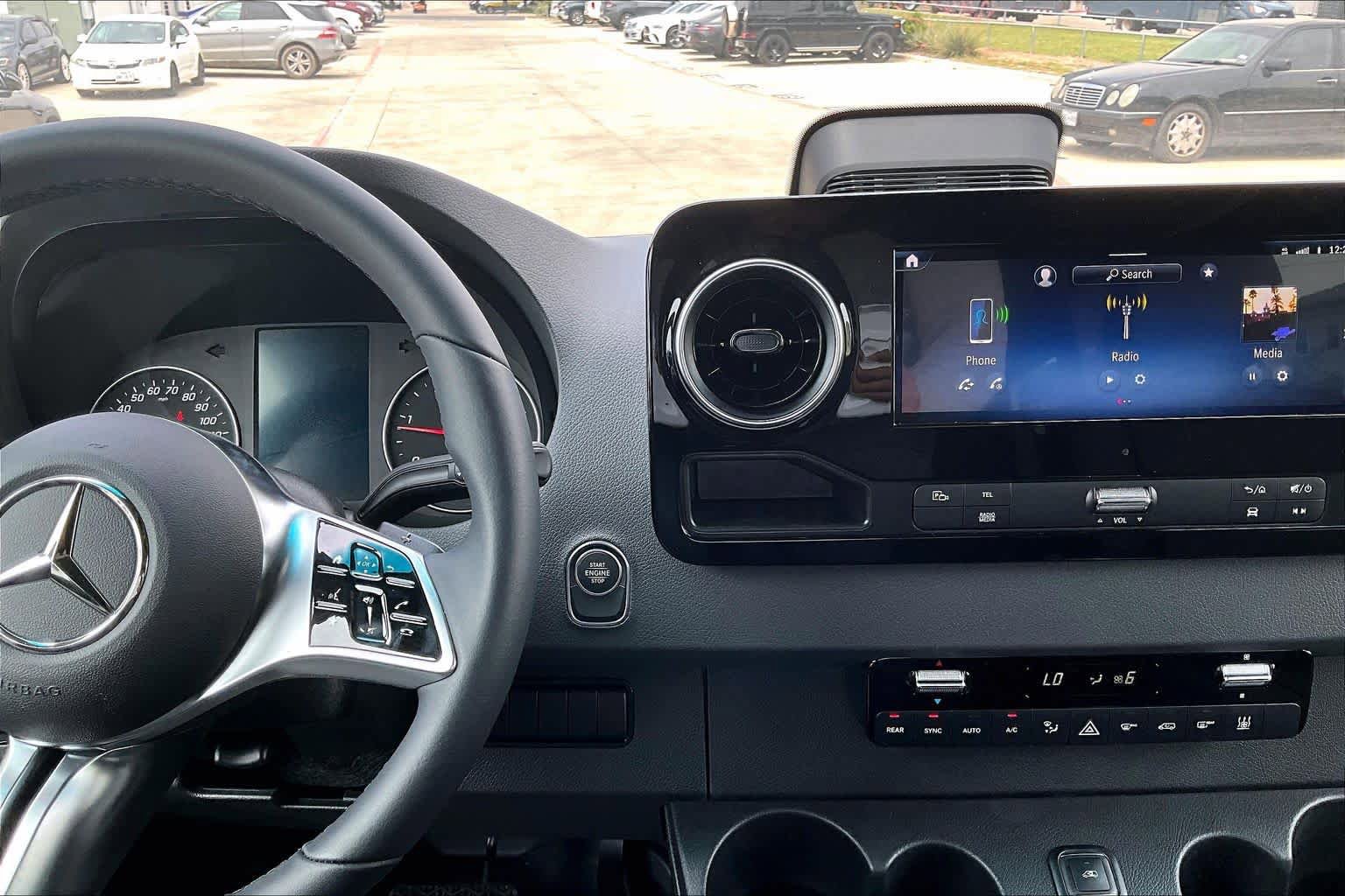 New 2025 Mercedes-Benz Sprinter 2500 image 9